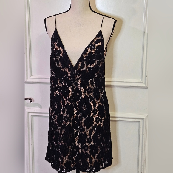 Free People Dangerous Love Black Floral Lace Mini Dress with Beige Liner,Size 12 - Picture 15 of 15
